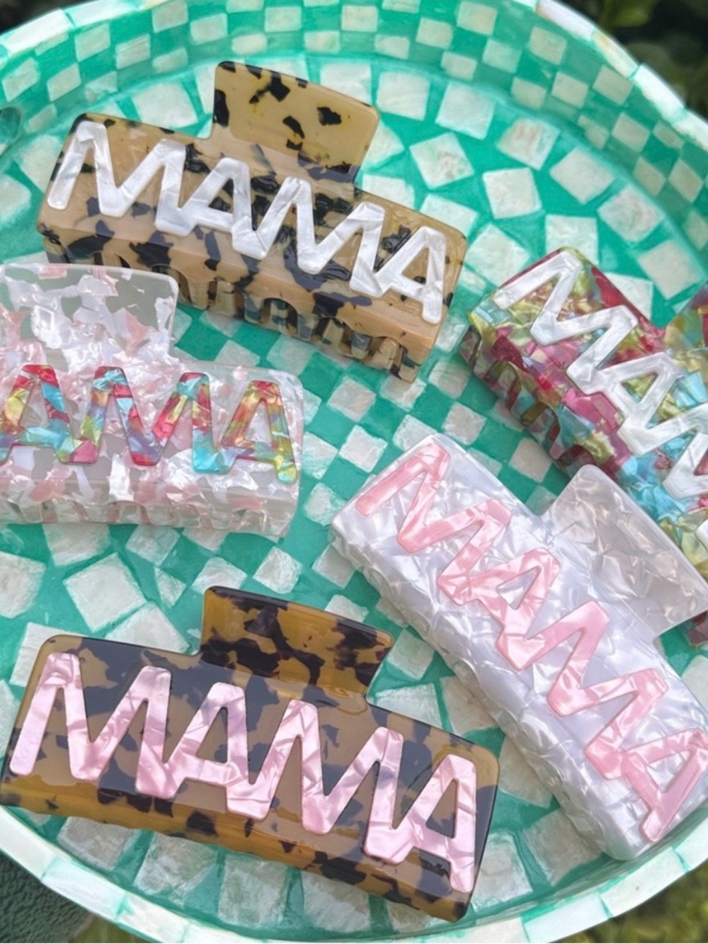 Multicolor Mama Hair Claw
Clips